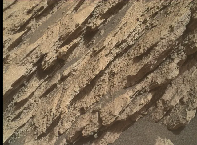 Sol 2585: Mars Hand Lens Imager (MAHLI)