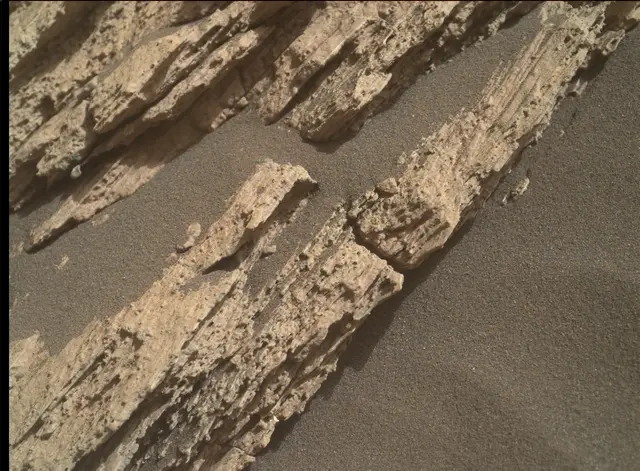 Sol 2585: Mars Hand Lens Imager (MAHLI)