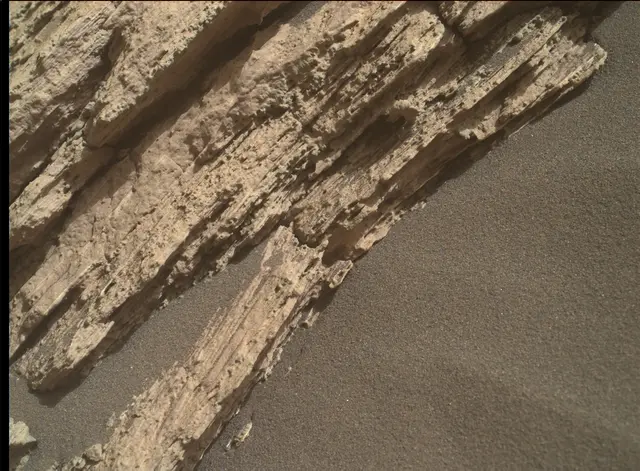 Sol 2585: Mars Hand Lens Imager (MAHLI)