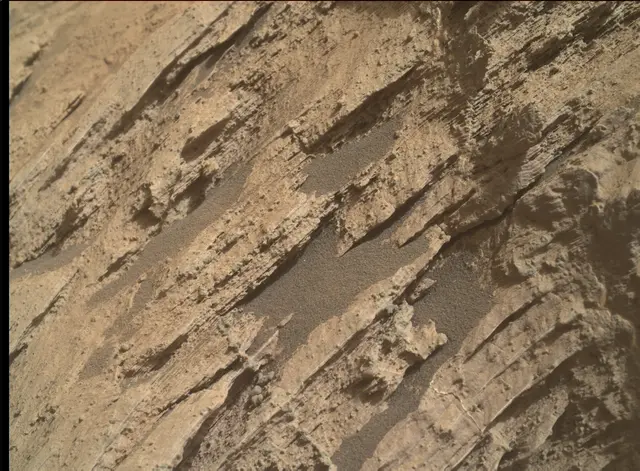 Sol 2585: Mars Hand Lens Imager (MAHLI)