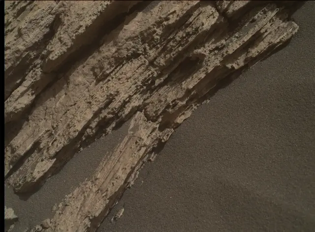 Sol 2585: Mars Hand Lens Imager (MAHLI)