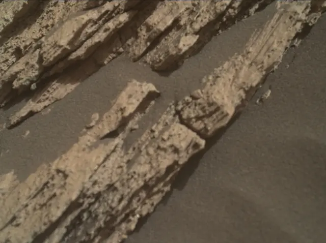 Sol 2585: Mars Hand Lens Imager (MAHLI)