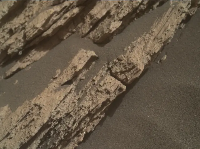 Sol 2585: Mars Hand Lens Imager (MAHLI)