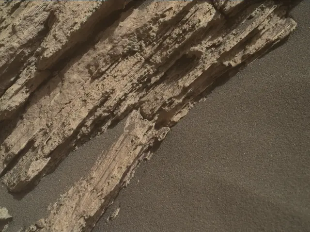Sol 2585: Mars Hand Lens Imager (MAHLI)
