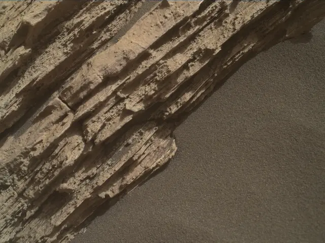 Sol 2585: Mars Hand Lens Imager (MAHLI)
