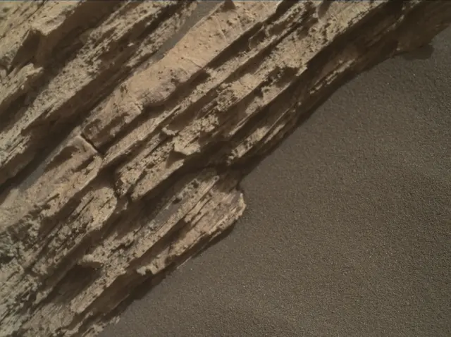 Sol 2585: Mars Hand Lens Imager (MAHLI)