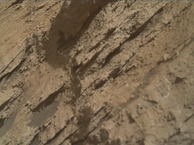 Sol 2585: Mars Hand Lens Imager (MAHLI)