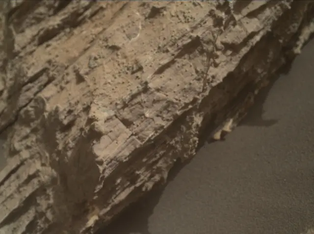 Sol 2585: Mars Hand Lens Imager (MAHLI)