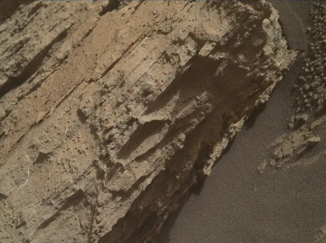 Sol 2585: Mars Hand Lens Imager (MAHLI)