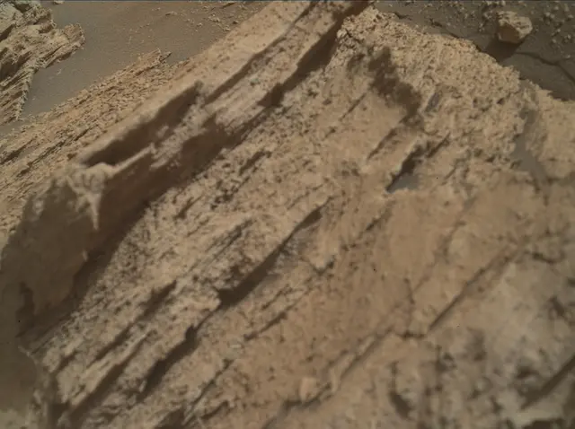 Sol 2585: Mars Hand Lens Imager (MAHLI)