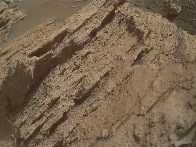 Sol 2585: Mars Hand Lens Imager (MAHLI)