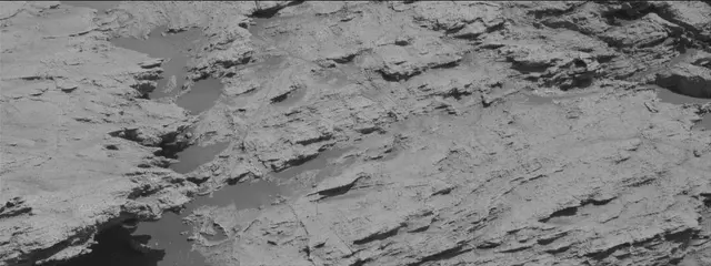 Sol 2586: Mast Camera (Mastcam)