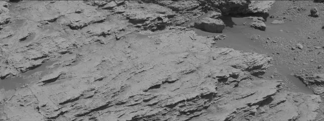 Sol 2586: Mast Camera (Mastcam)
