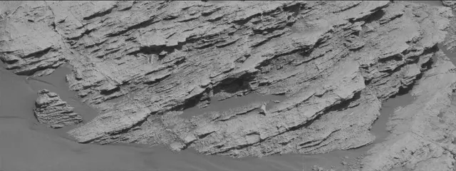 Sol 2586: Mast Camera (Mastcam)