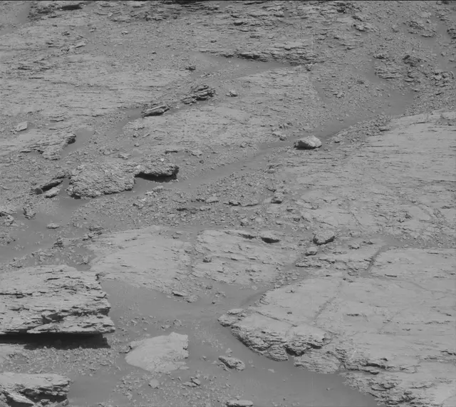 Sol 2586: Mast Camera (Mastcam)