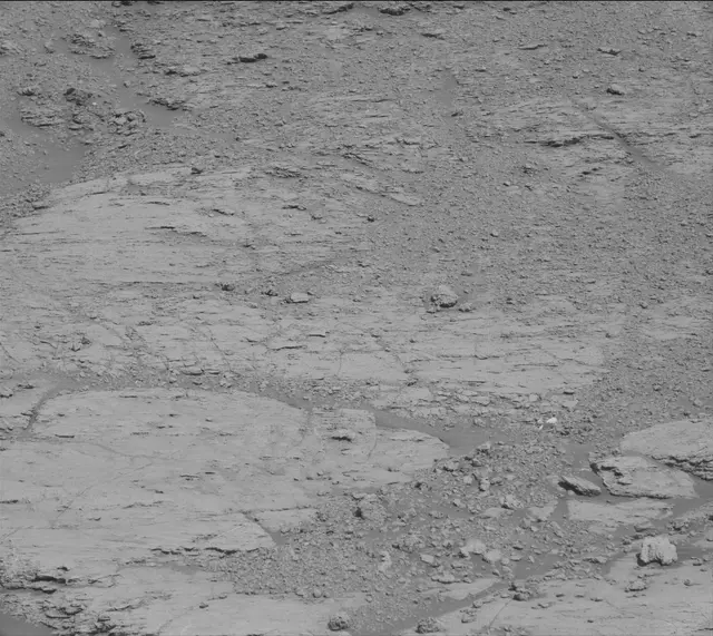 Sol 2586: Mast Camera (Mastcam)