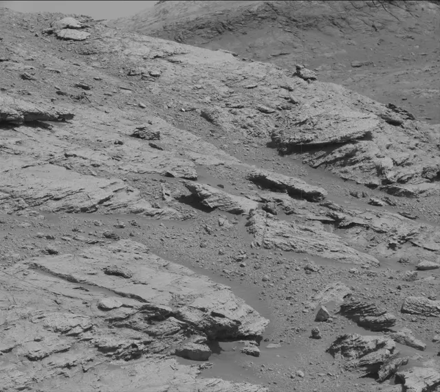 Sol 2586: Mast Camera (Mastcam)