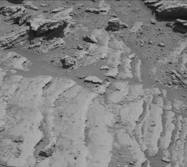 Sol 2586: Mast Camera (Mastcam)
