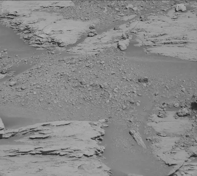 Sol 2586: Mast Camera (Mastcam)
