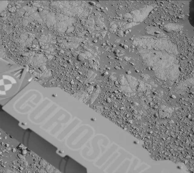 Sol 2586: Mast Camera (Mastcam)