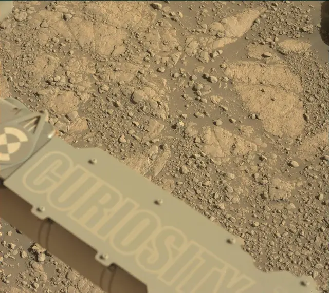Sol 2586: Mast Camera (Mastcam)