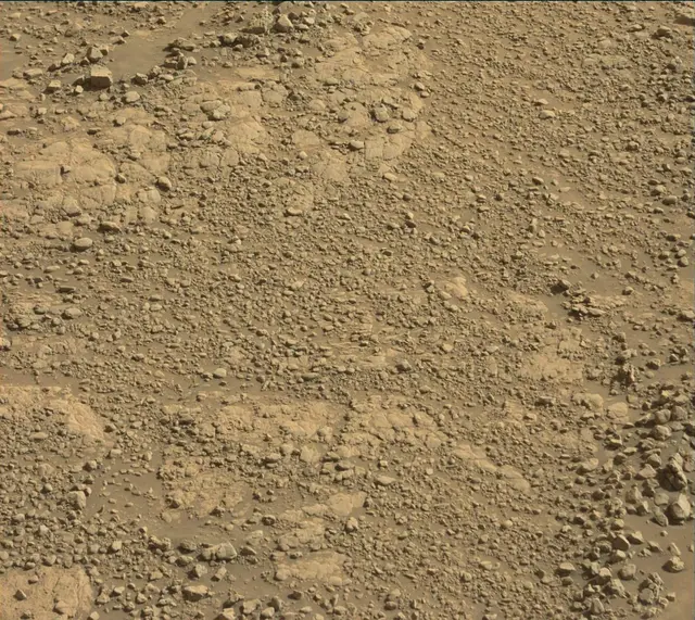 Sol 2586: Mast Camera (Mastcam)