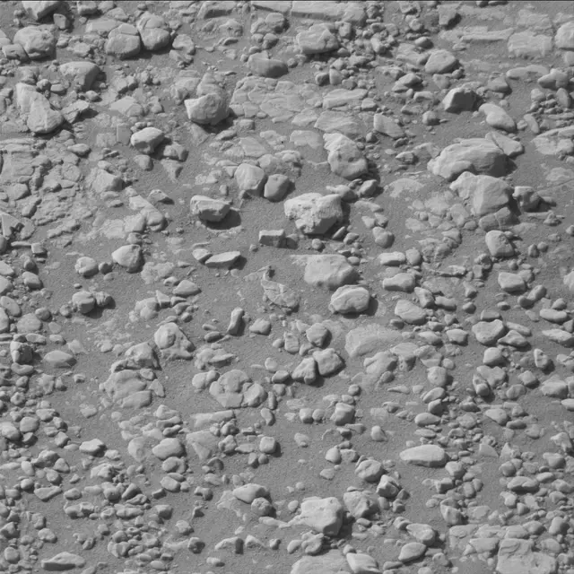 Sol 2586: Mast Camera (Mastcam)