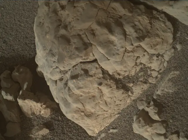 Sol 2586: Mars Hand Lens Imager (MAHLI)