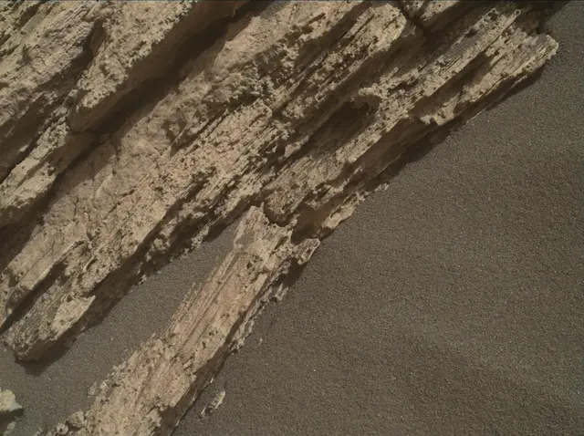Sol 2586: Mars Hand Lens Imager (MAHLI)