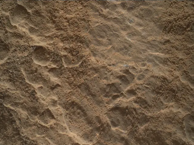 Sol 2587: Mars Hand Lens Imager (MAHLI)