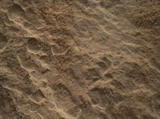 Sol 2587: Mars Hand Lens Imager (MAHLI)