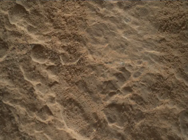 Sol 2587: Mars Hand Lens Imager (MAHLI)