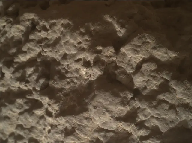 Sol 2587: Mars Hand Lens Imager (MAHLI)