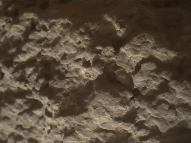 Sol 2587: Mars Hand Lens Imager (MAHLI)