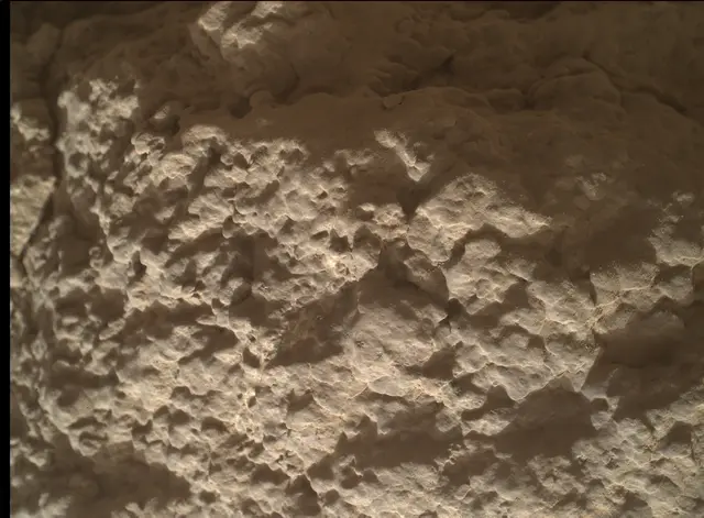 Sol 2587: Mars Hand Lens Imager (MAHLI)