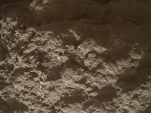 Sol 2587: Mars Hand Lens Imager (MAHLI)