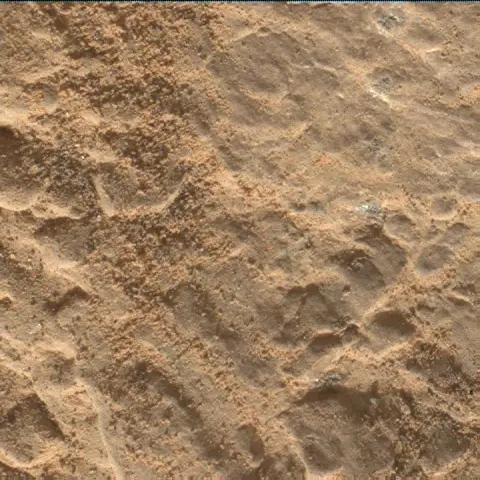 Sol 2587: Mars Hand Lens Imager (MAHLI)