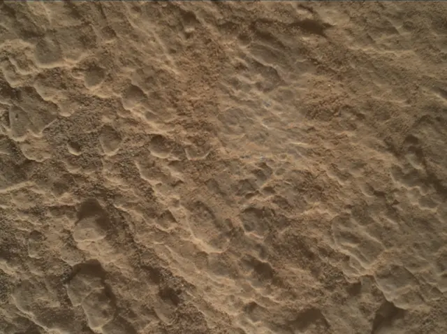 Sol 2587: Mars Hand Lens Imager (MAHLI)