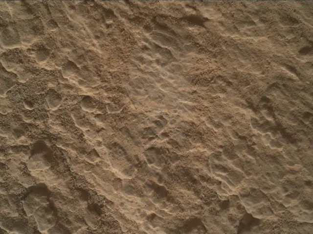 Sol 2587: Mars Hand Lens Imager (MAHLI)
