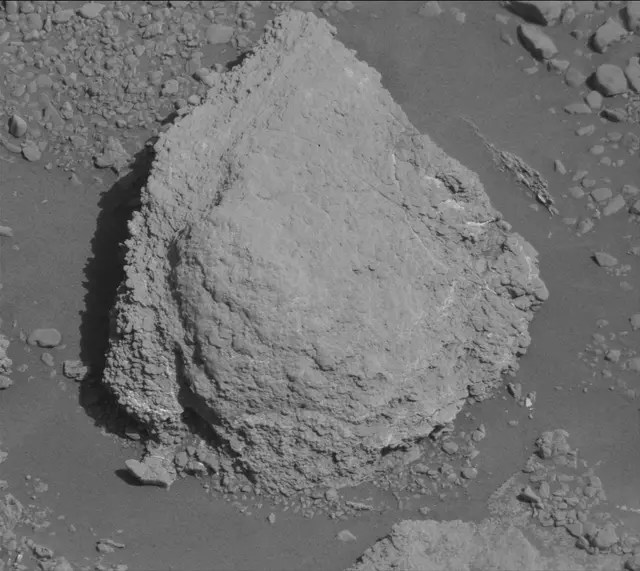 Sol 2588: Mast Camera (Mastcam)