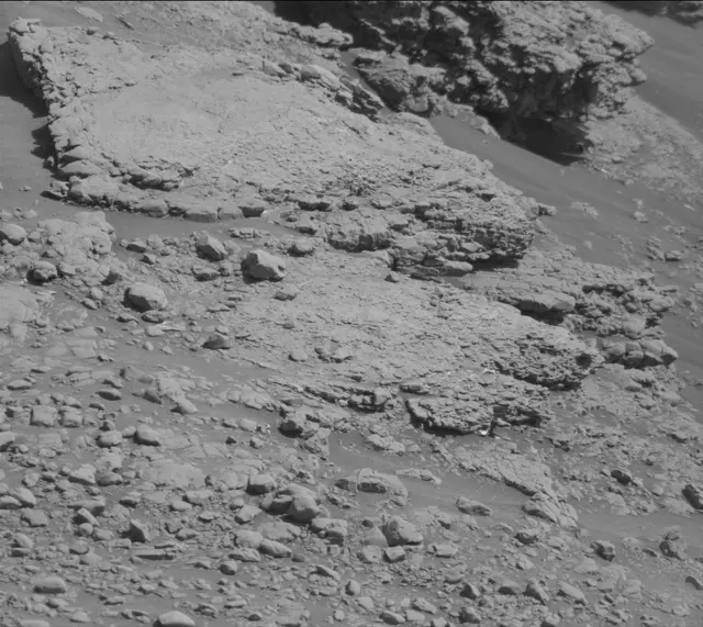 Sol 2588: Mast Camera (Mastcam)