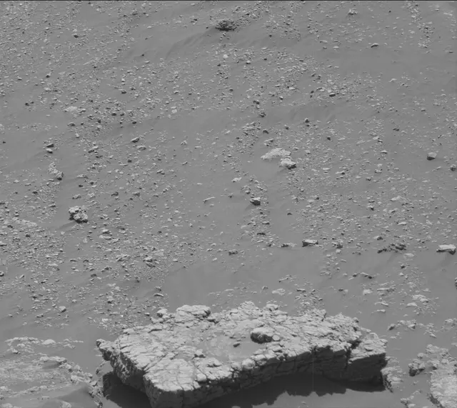 Sol 2589: Mast Camera (Mastcam)