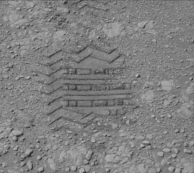 Sol 2589: Mast Camera (Mastcam)