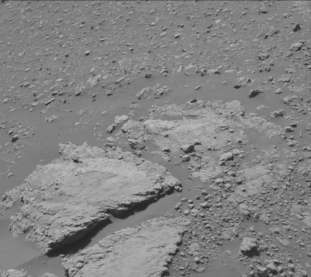 Sol 2589: Mast Camera (Mastcam)
