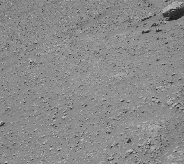 Sol 2589: Mast Camera (Mastcam)