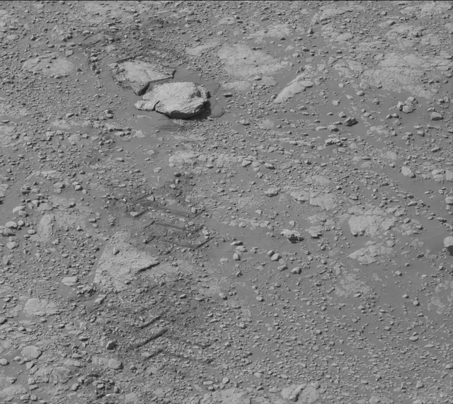 Sol 2589: Mast Camera (Mastcam)