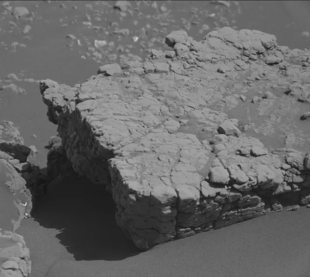 Sol 2590: Mast Camera (Mastcam)