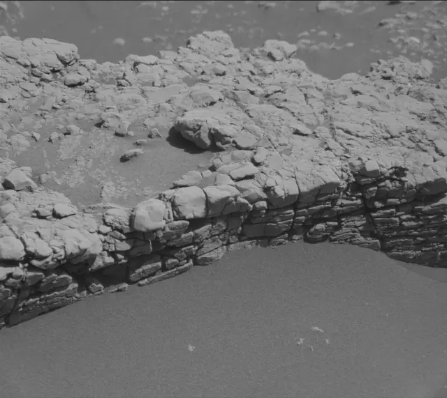 Sol 2590: Mast Camera (Mastcam)