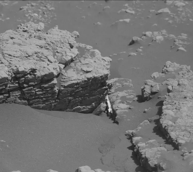 Sol 2590: Mast Camera (Mastcam)