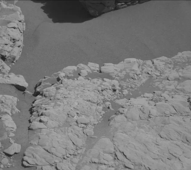 Sol 2590: Mast Camera (Mastcam)
